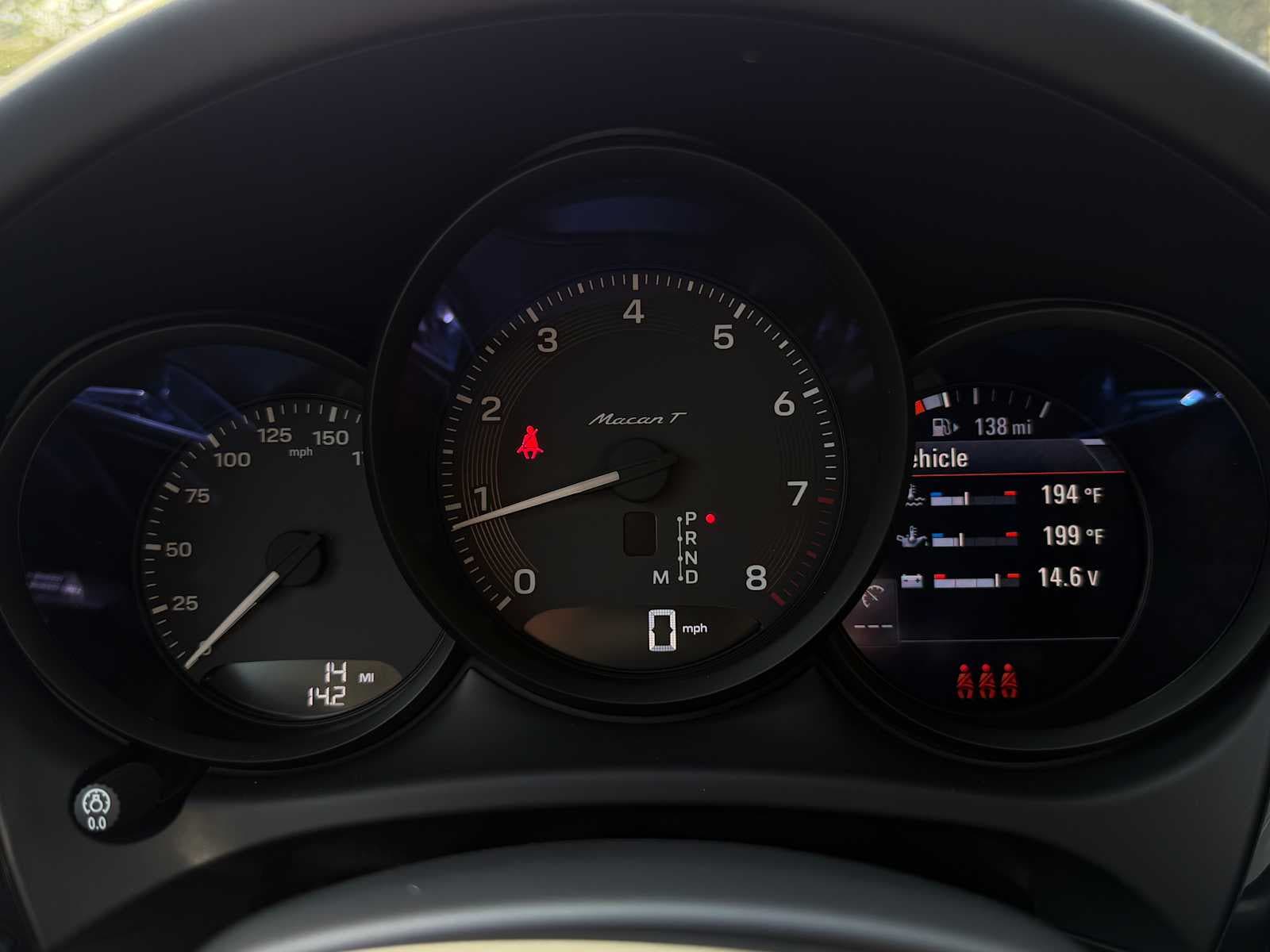 2026 Porsche Macan T - Photo 25