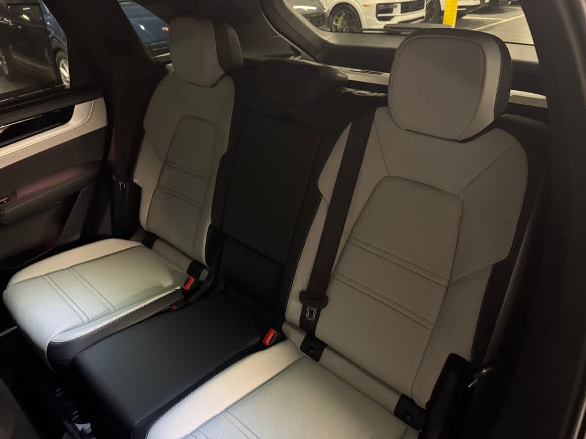 2026 Porsche Cayenne S E-Hybrid - Photo 20