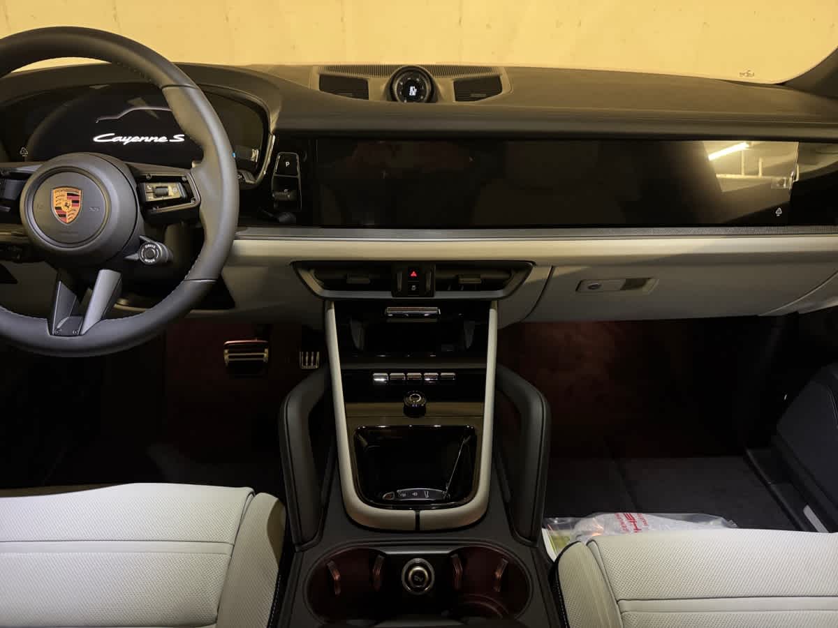2026 Porsche Cayenne S E-Hybrid - Photo 14