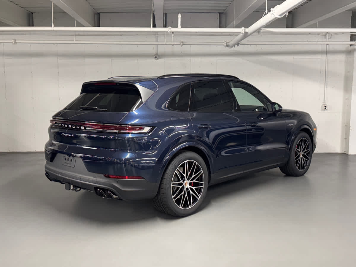 2026 Porsche Cayenne S E-Hybrid - Photo 12