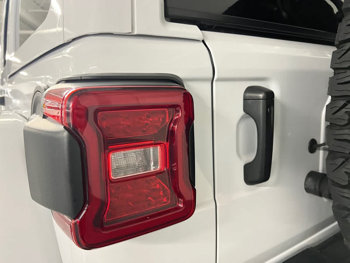 2024 Jeep Wrangler 4-Door Rubicon 392 - Photo 30
