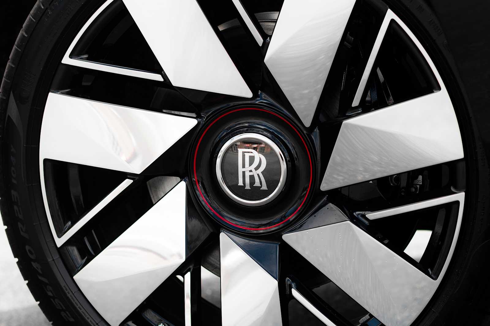 2026 Rolls-Royce Cullinan Base - Photo 19