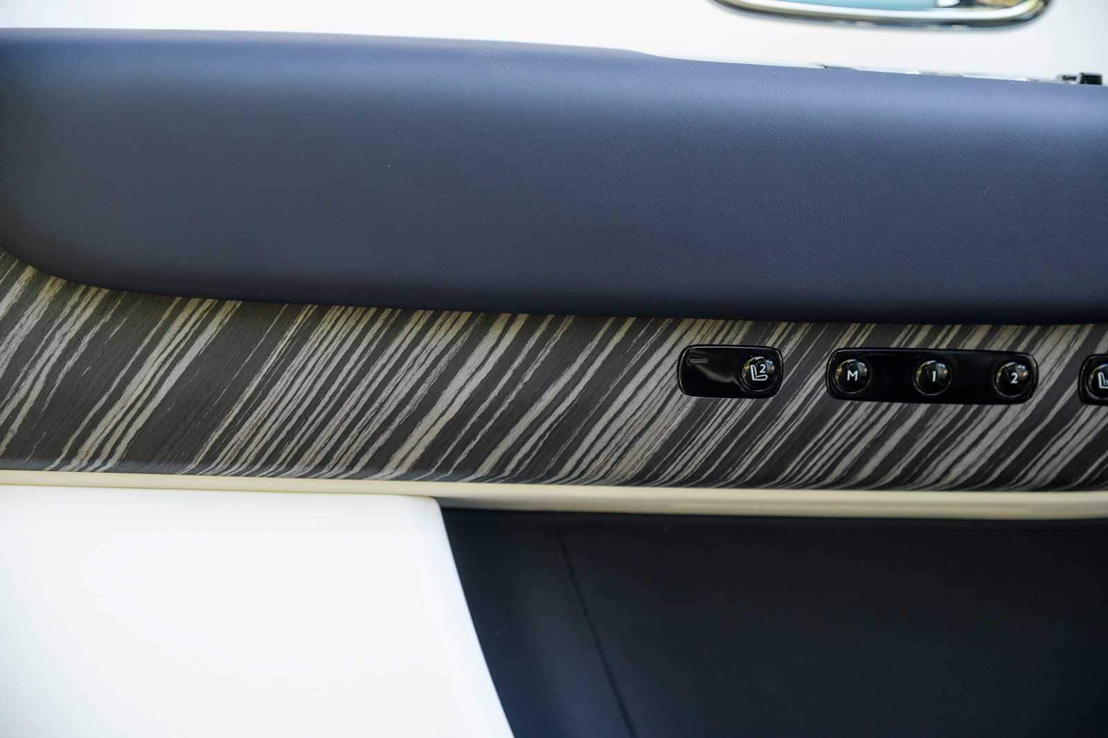 2027 Rolls-Royce Cullinan Base - Photo 24
