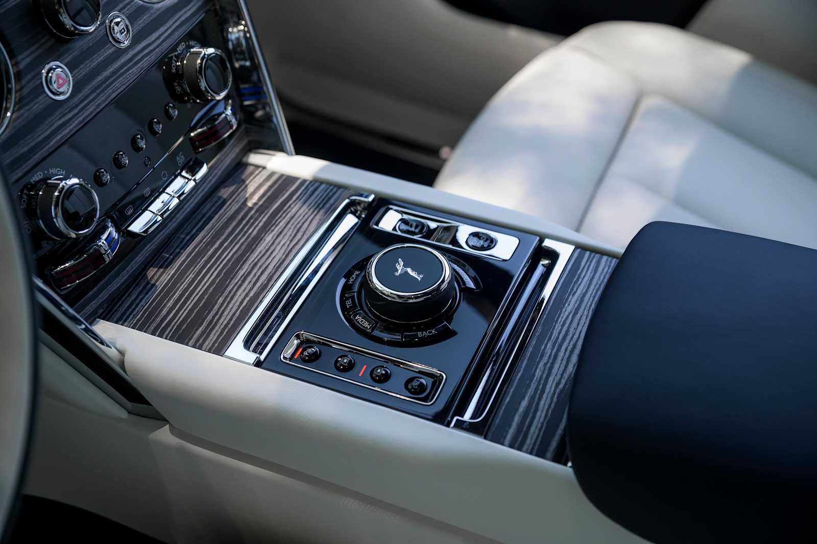 2027 Rolls-Royce Cullinan Base - Photo 31