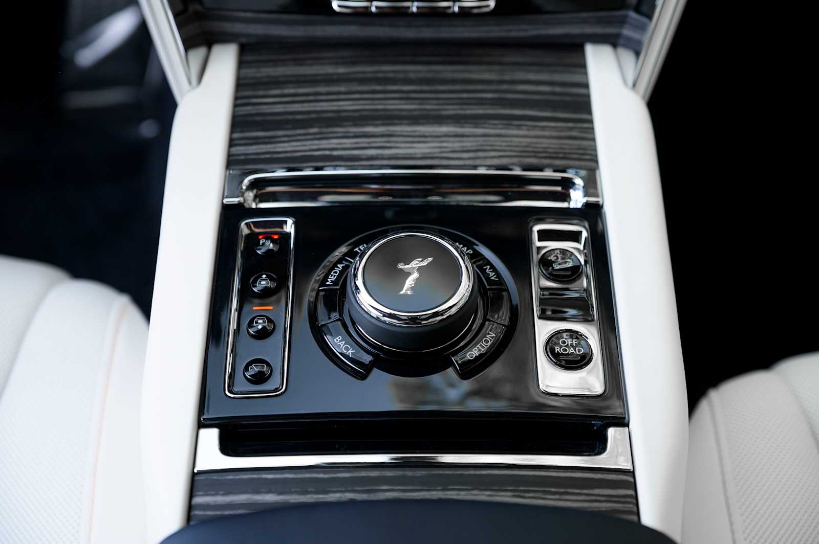 2027 Rolls-Royce Cullinan Base - Photo 56