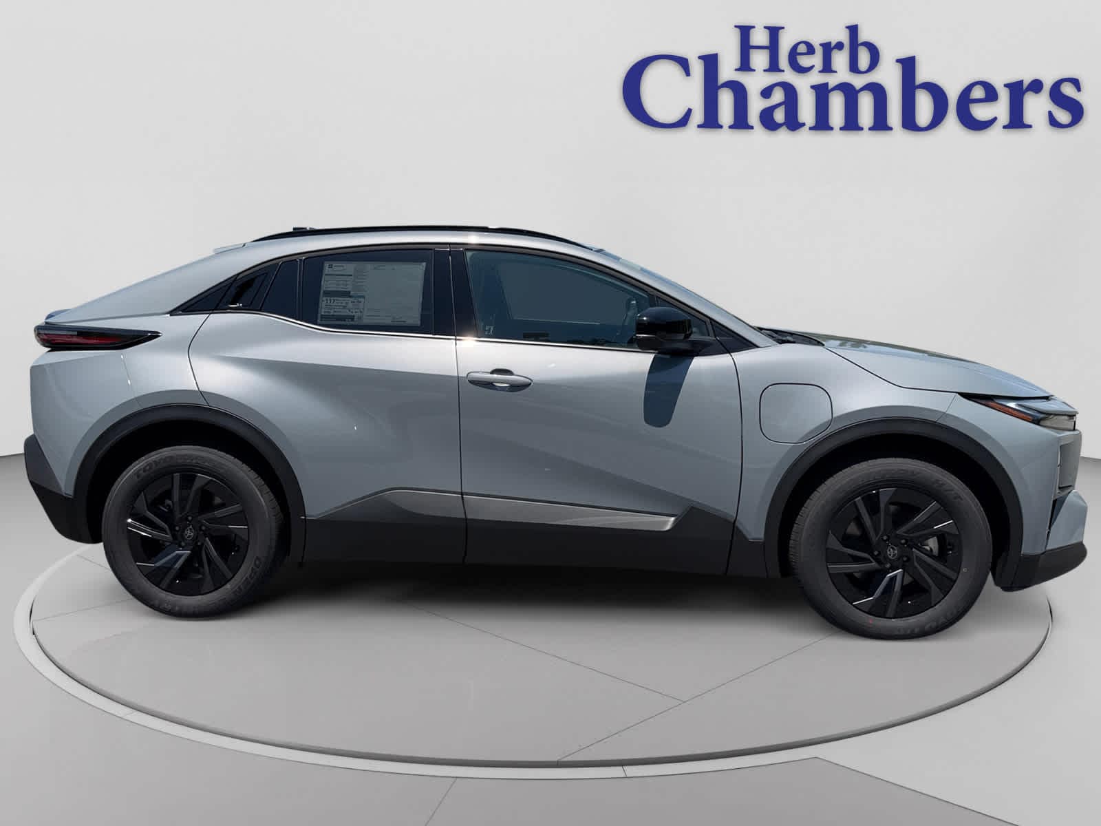 2026 Toyota C-HR SE - Photo 10