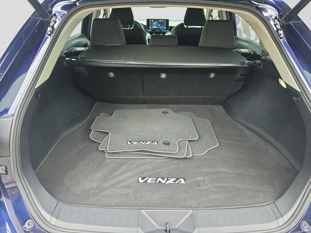 Used 2022 Toyota Venza LE SUV