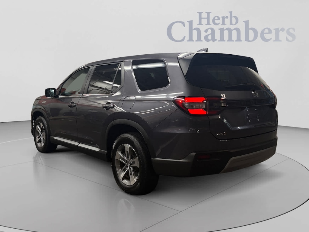 Used 2024 Honda Pilot EX-L 8 Passenger SUV