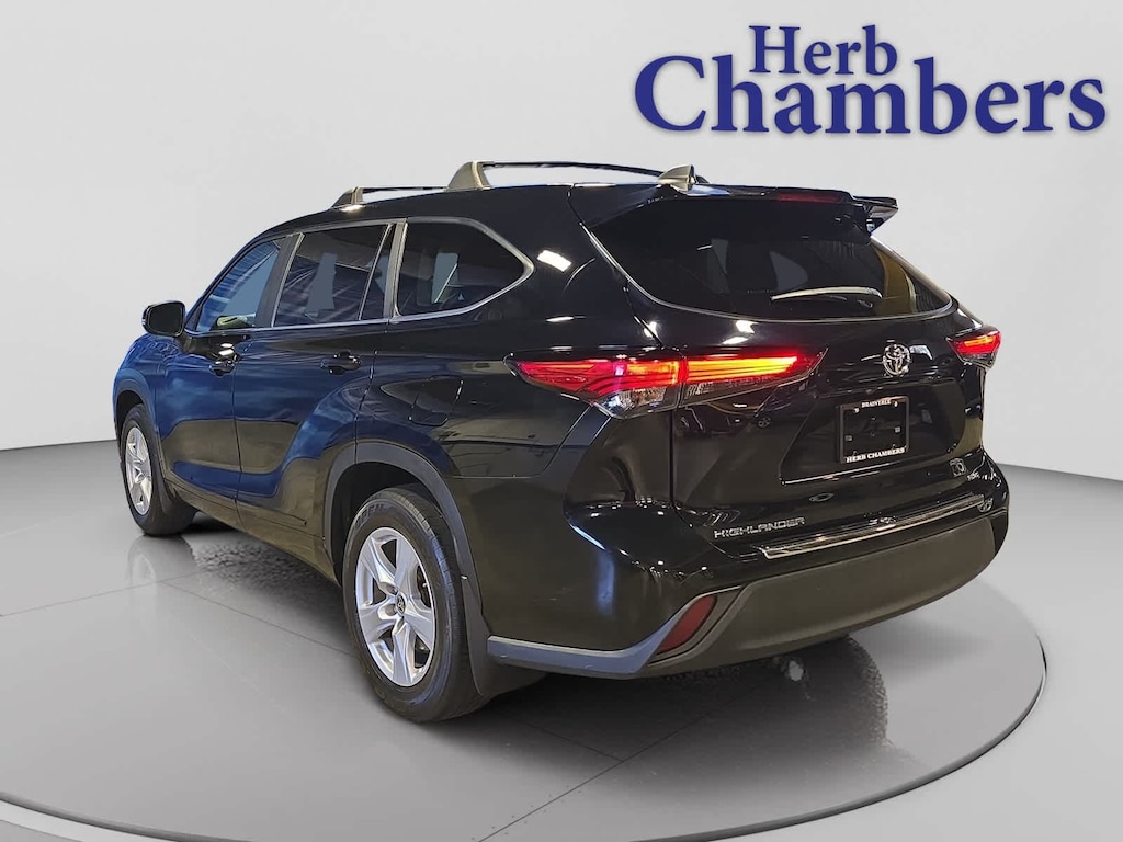 Used 2023 Toyota Highlander L SUV