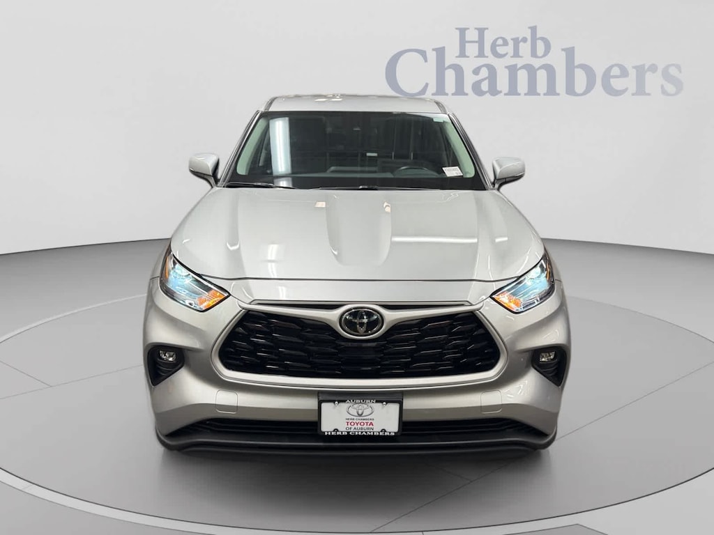 Used 2025 Toyota Highlander LE SUV