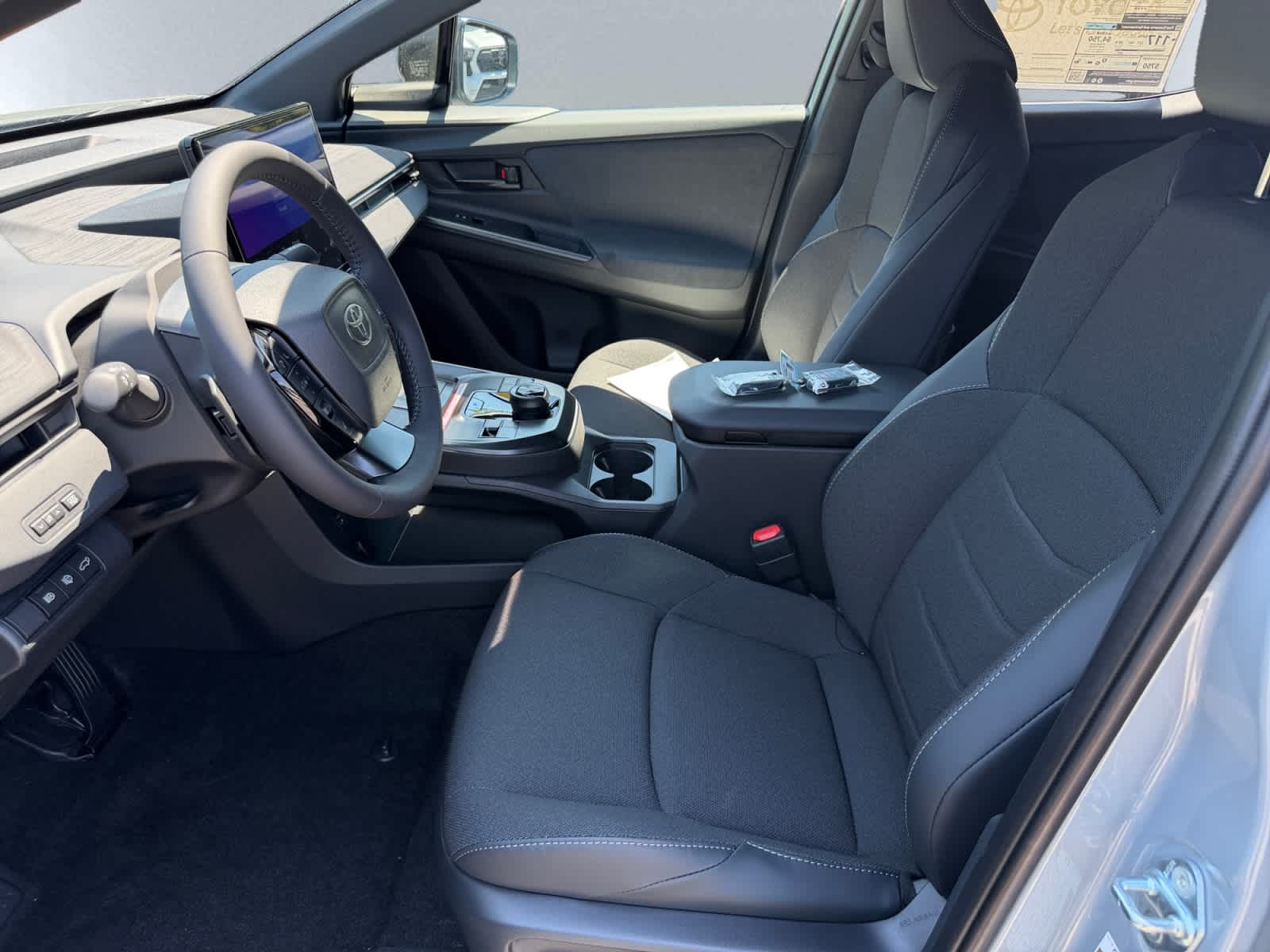 2026 Toyota C-HR SE - Photo 15