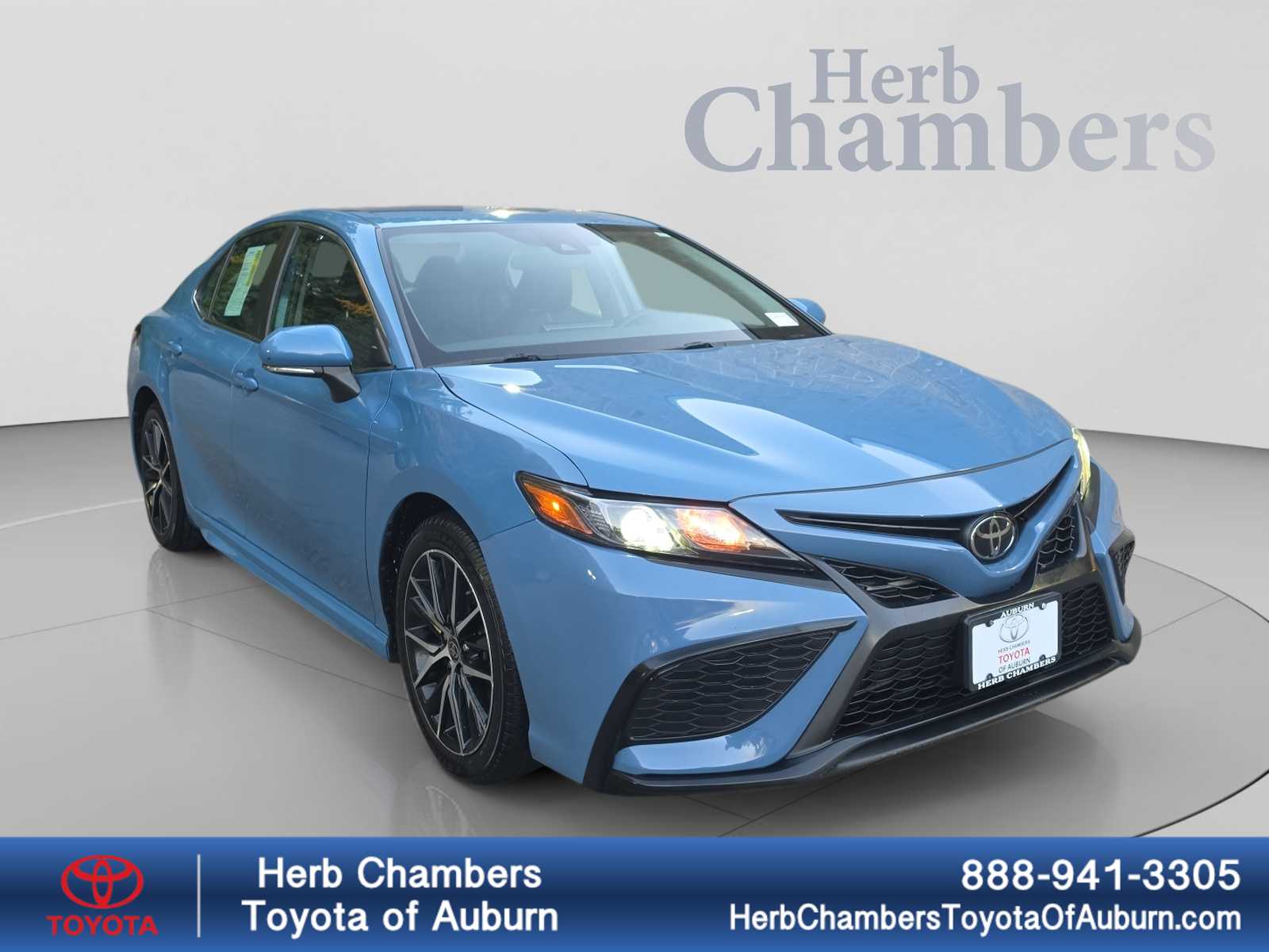 Used 2023 Toyota Camry SE Sedan