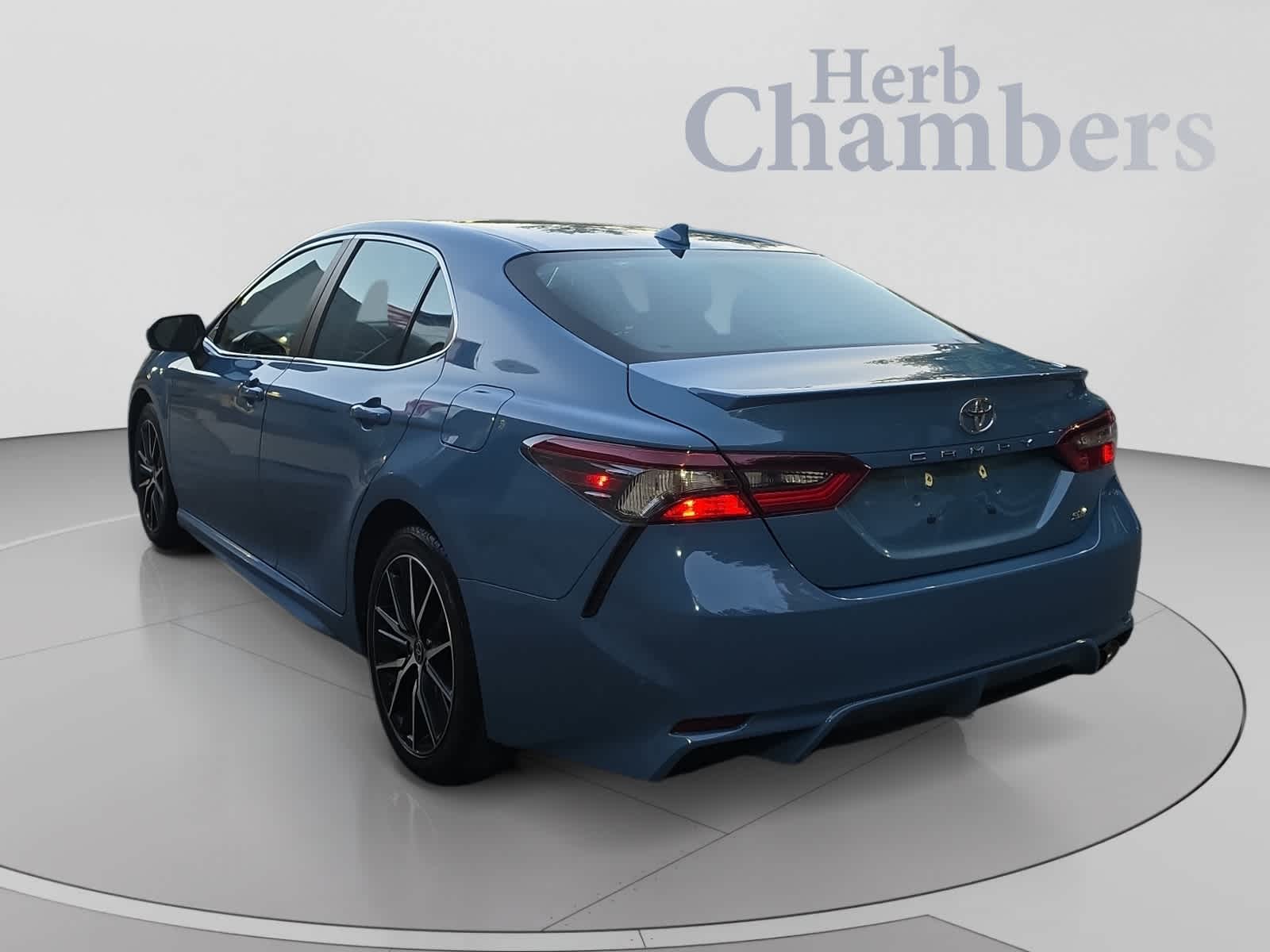 Used 2023 Toyota Camry SE Sedan