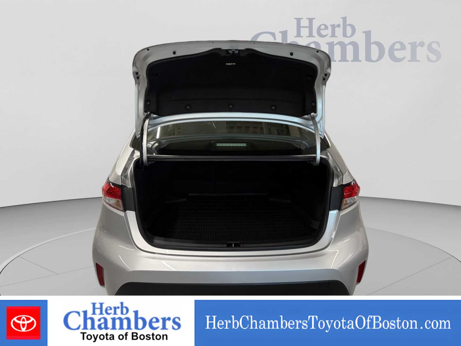 Used 2021 Toyota Corolla LE Sedan