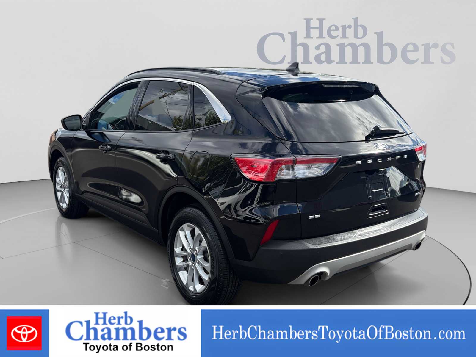 Used 2021 Ford Escape SE with VIN 1FMCU9G67MUB14944 for sale in Medford, MA