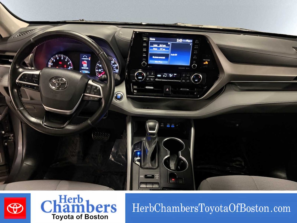 Used 2022 Toyota Highlander LE SUV