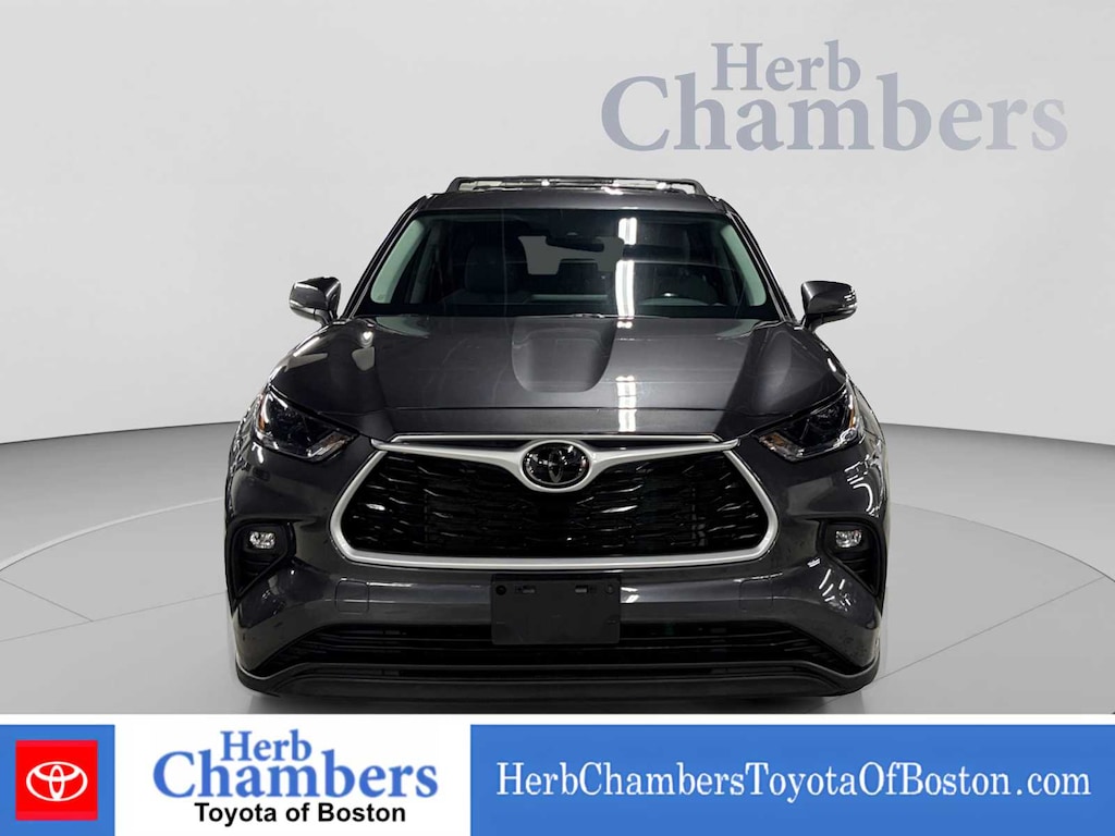 Used 2022 Toyota Highlander LE SUV