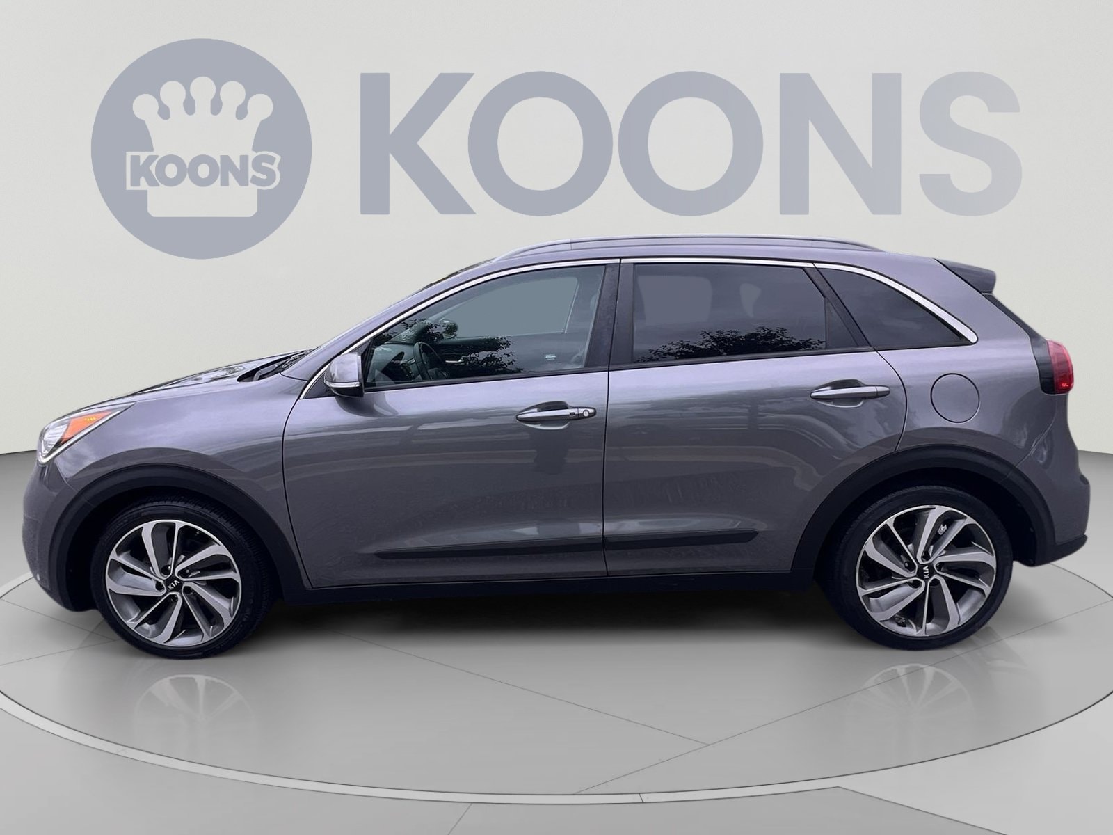 Used 2017 Kia Niro Touring with VIN KNDCE3LC6H5047778 for sale in White Marsh, MD