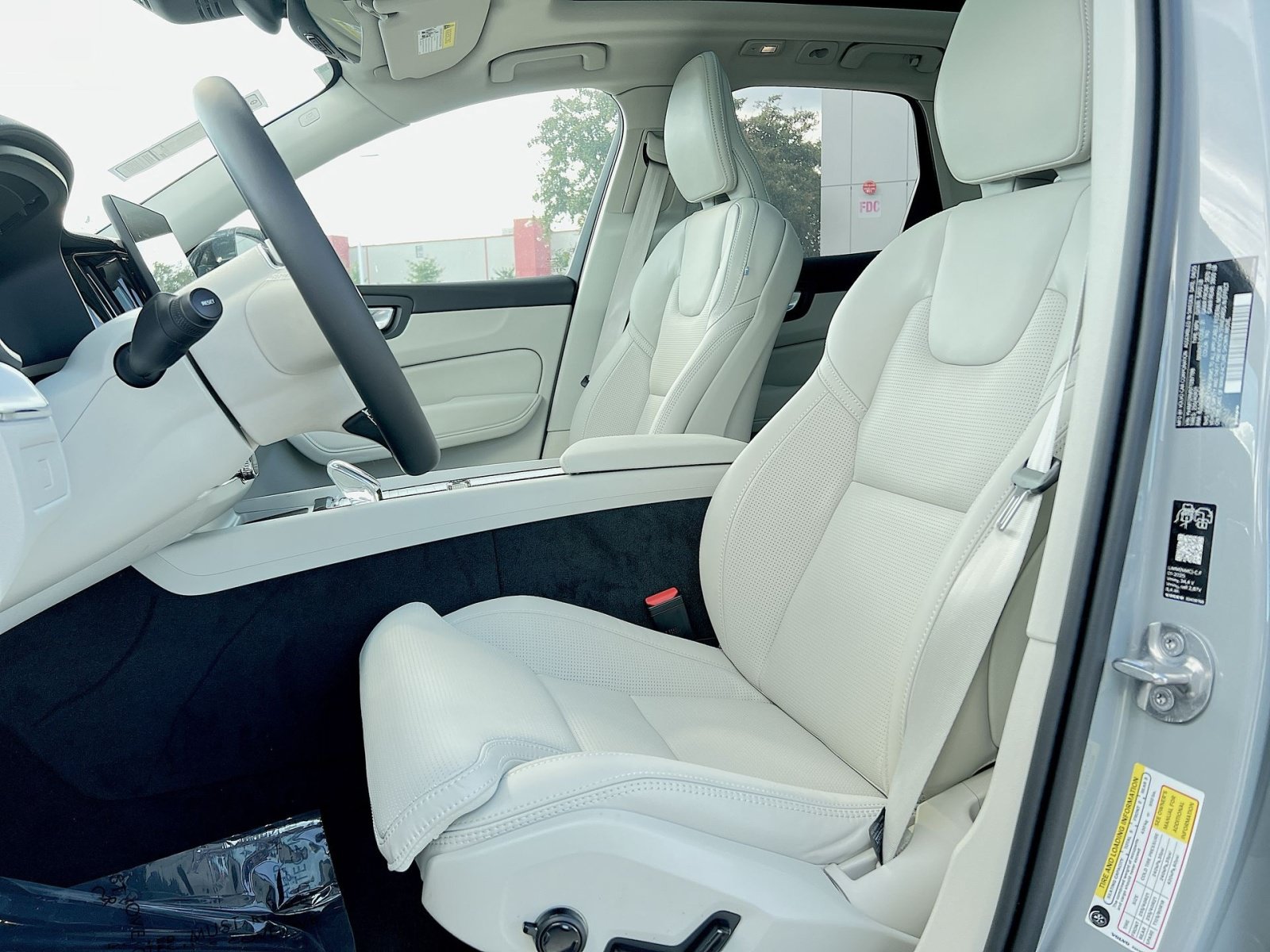 2026 Volvo XC60 Ultra - Photo 21