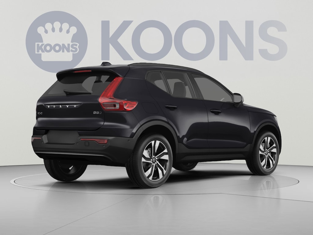 Used 2025 Volvo XC40 B5 Ultra Dark Theme SUV