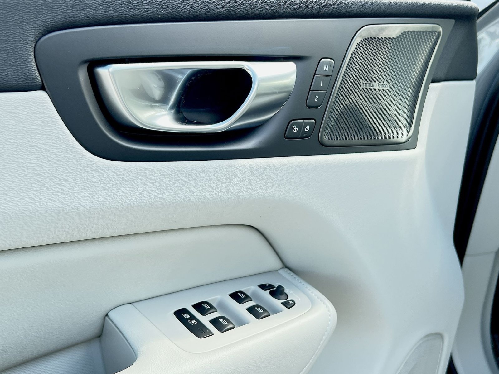 2026 Volvo XC60 Ultra - Photo 23