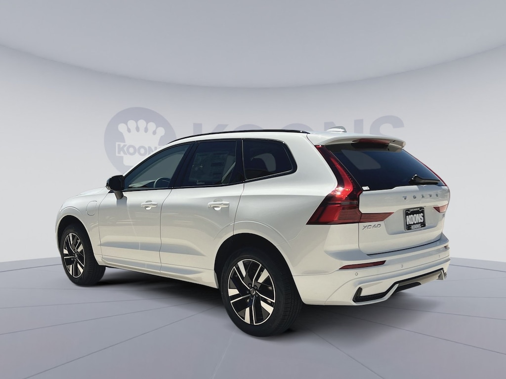 New 2026 Volvo XC60 plug-in hybrid Core SUV