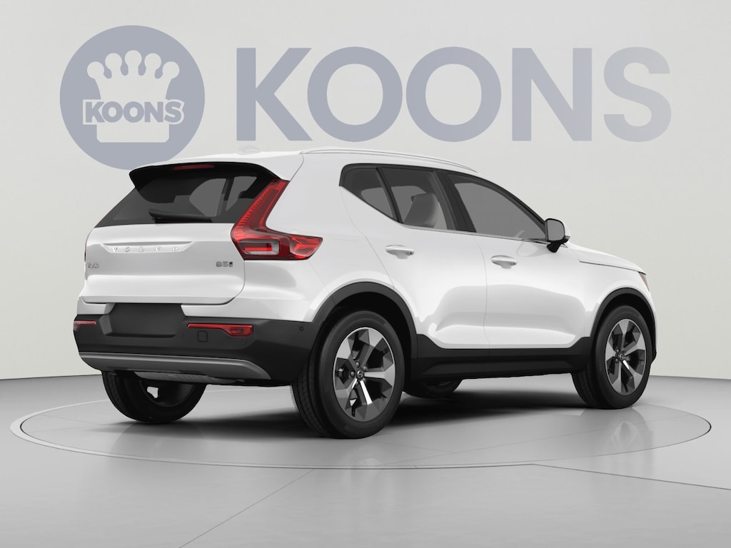 Used 2024 Volvo XC40 B5 Plus Dark Theme SUV