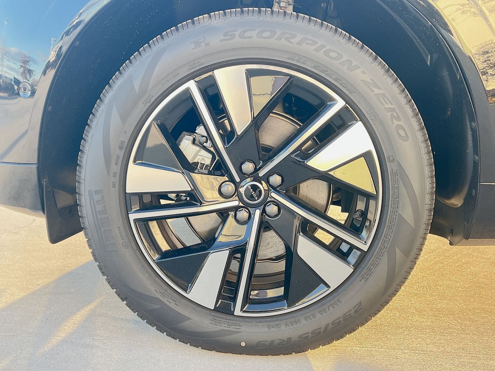 2026 Volvo XC60 Plus - Photo 20