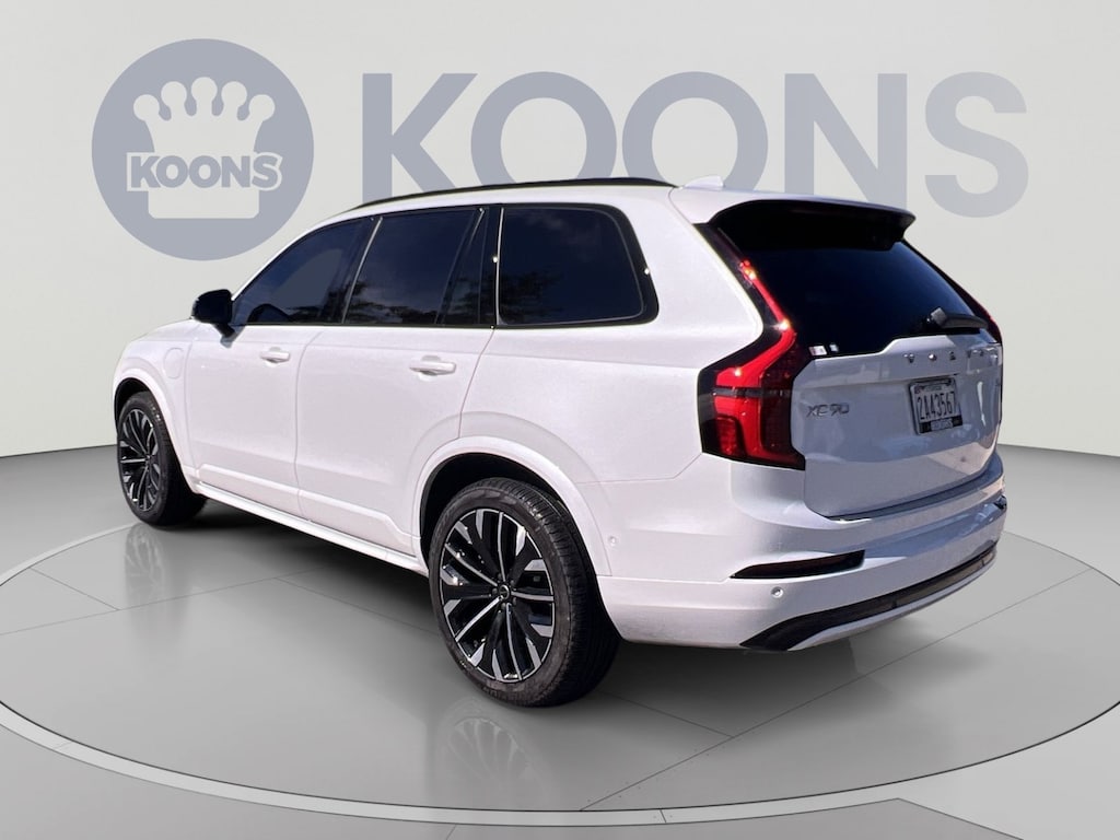 New 2026 Volvo XC90 plug-in hybrid Ultra SUV
