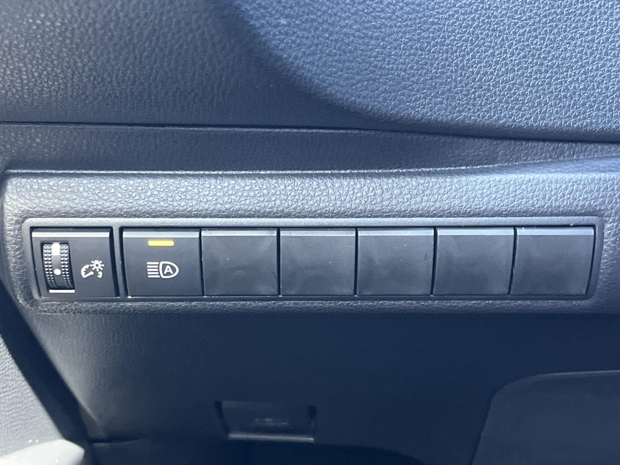 2026 Toyota Corolla LE - Photo 16