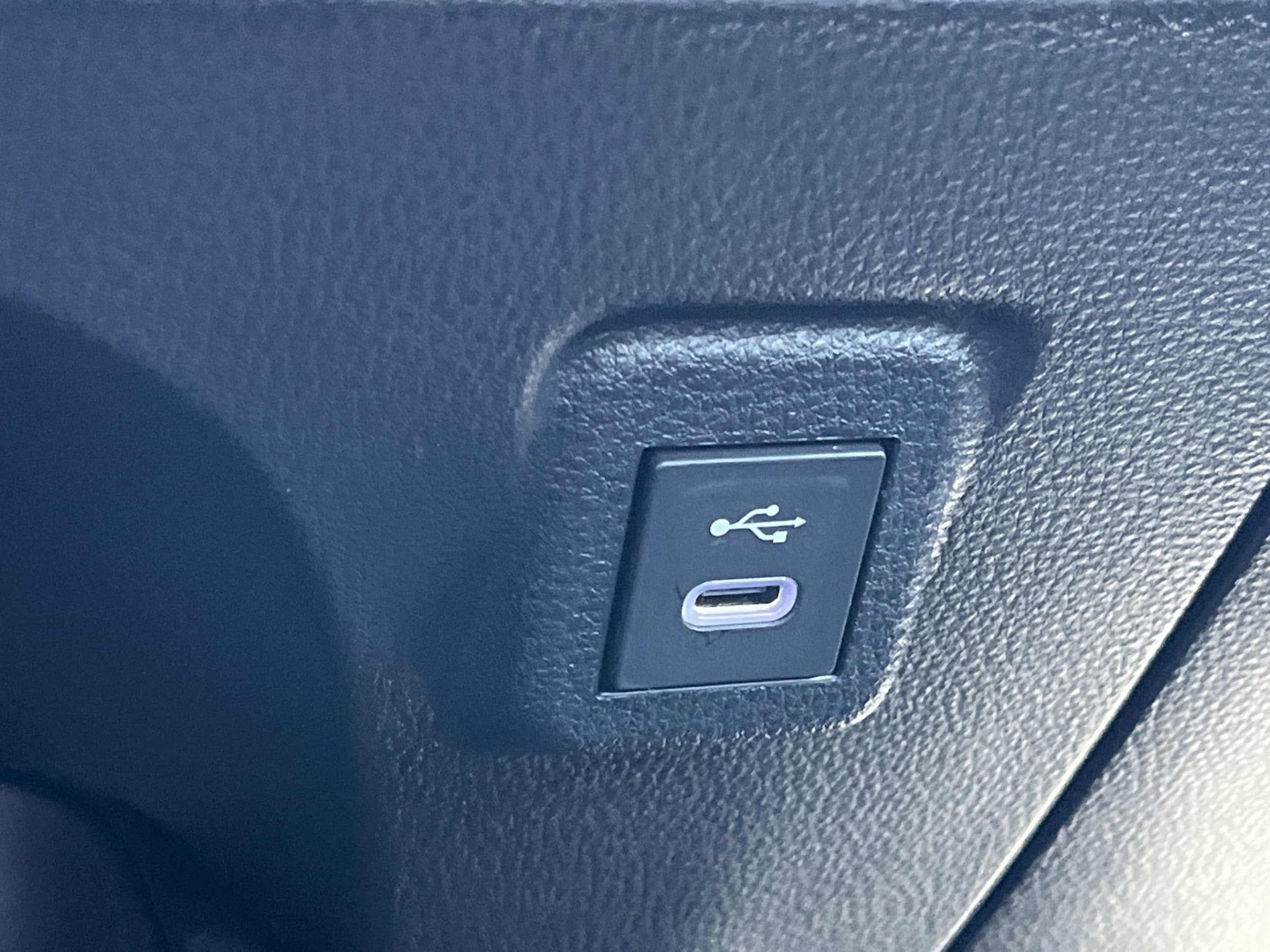 2026 Toyota Corolla LE - Photo 10