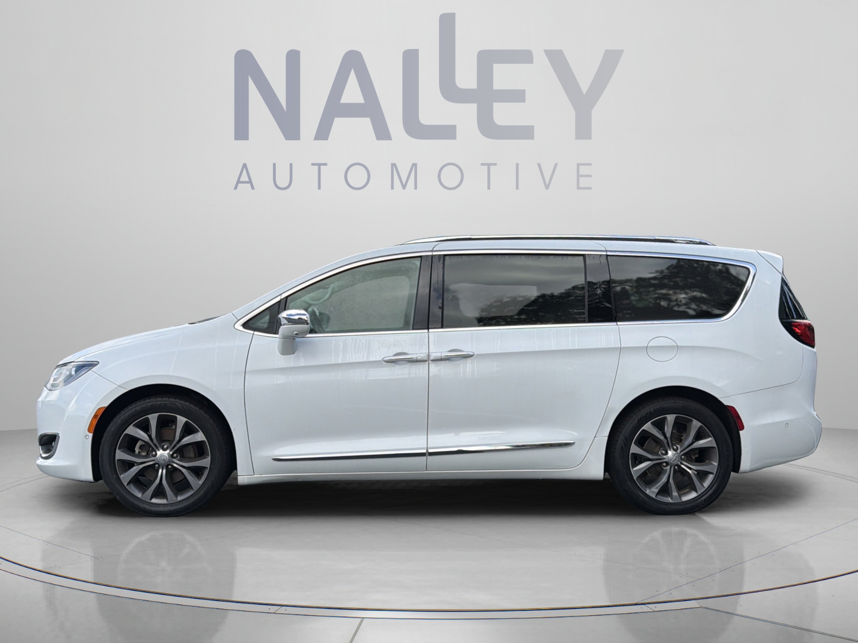 Used 2017 Chrysler Pacifica Limited Van