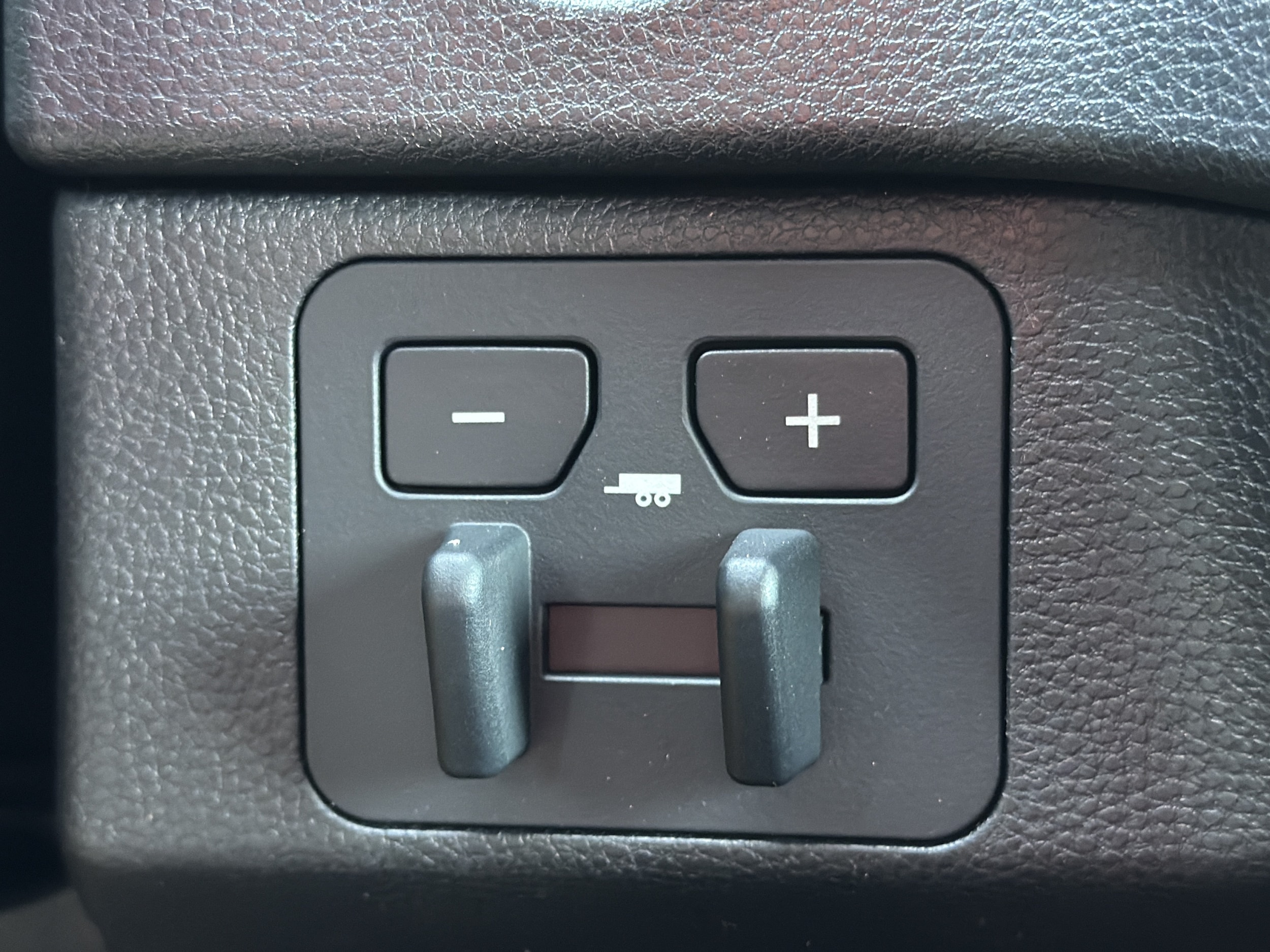 2026 Toyota Tundra SR5 - Photo 9