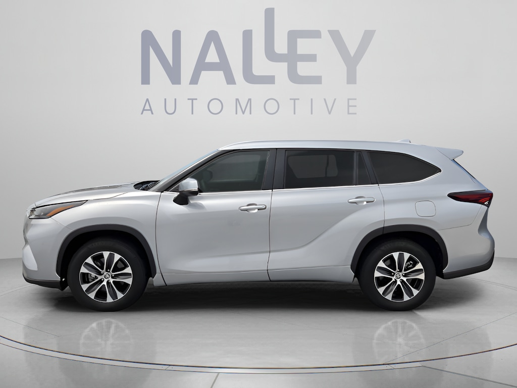 Used 2025 Toyota Highlander XLE SUV