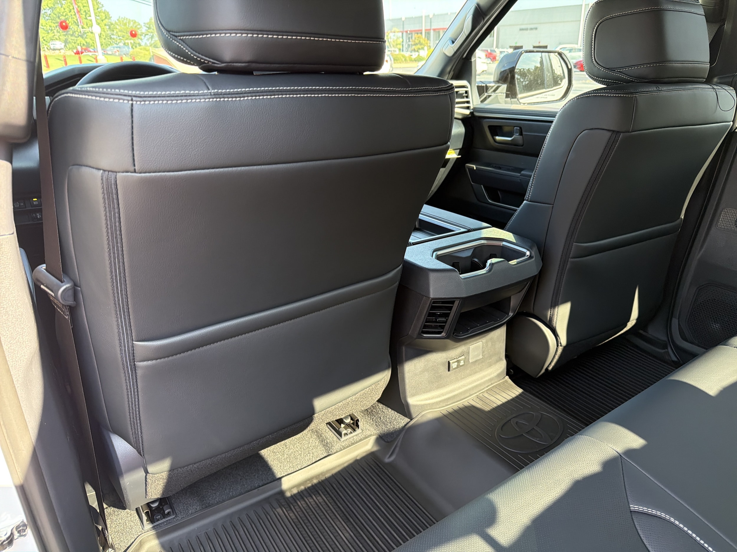 2026 Toyota Tundra SR5 - Photo 17