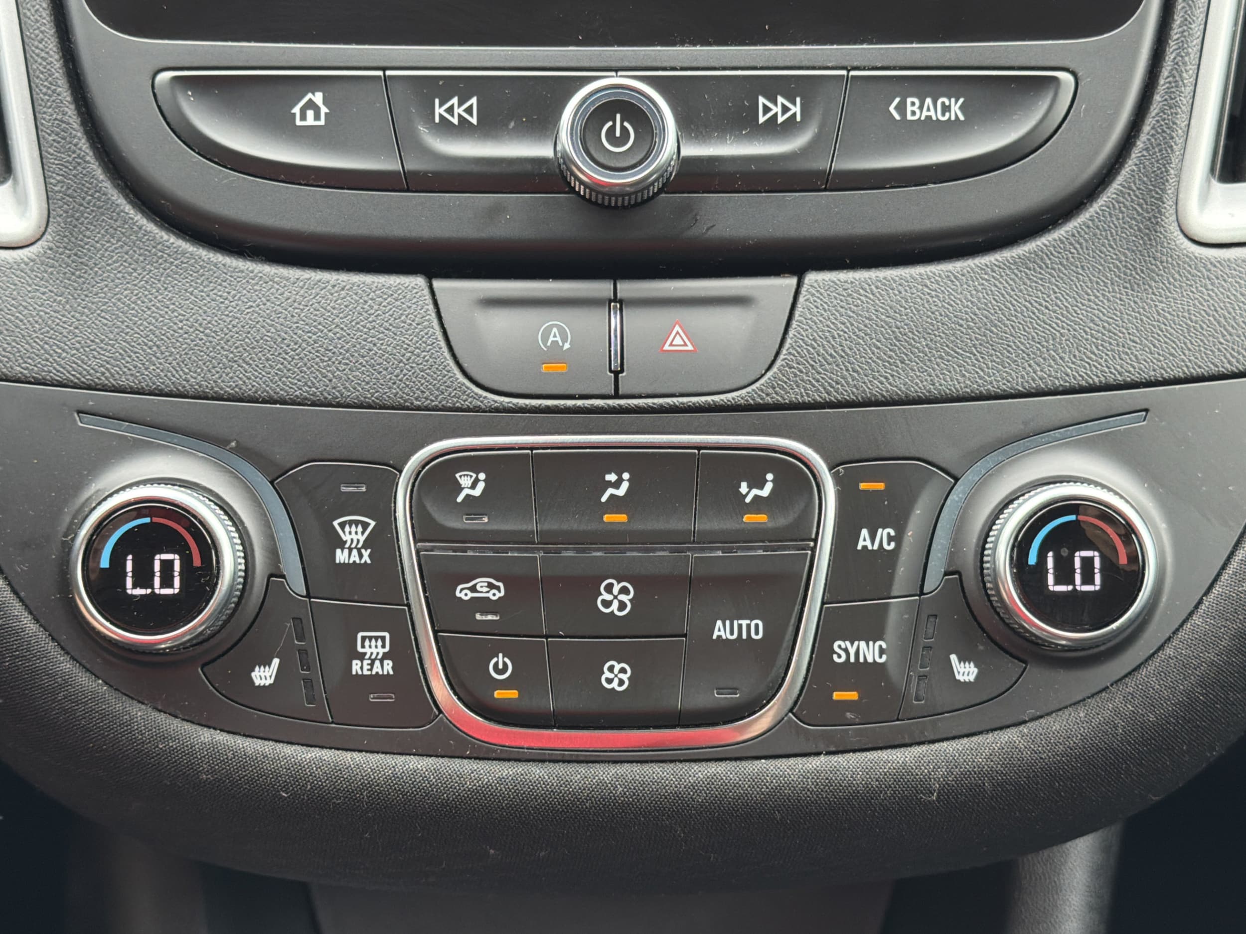 2024 Chevrolet Malibu 1LT - Photo 13