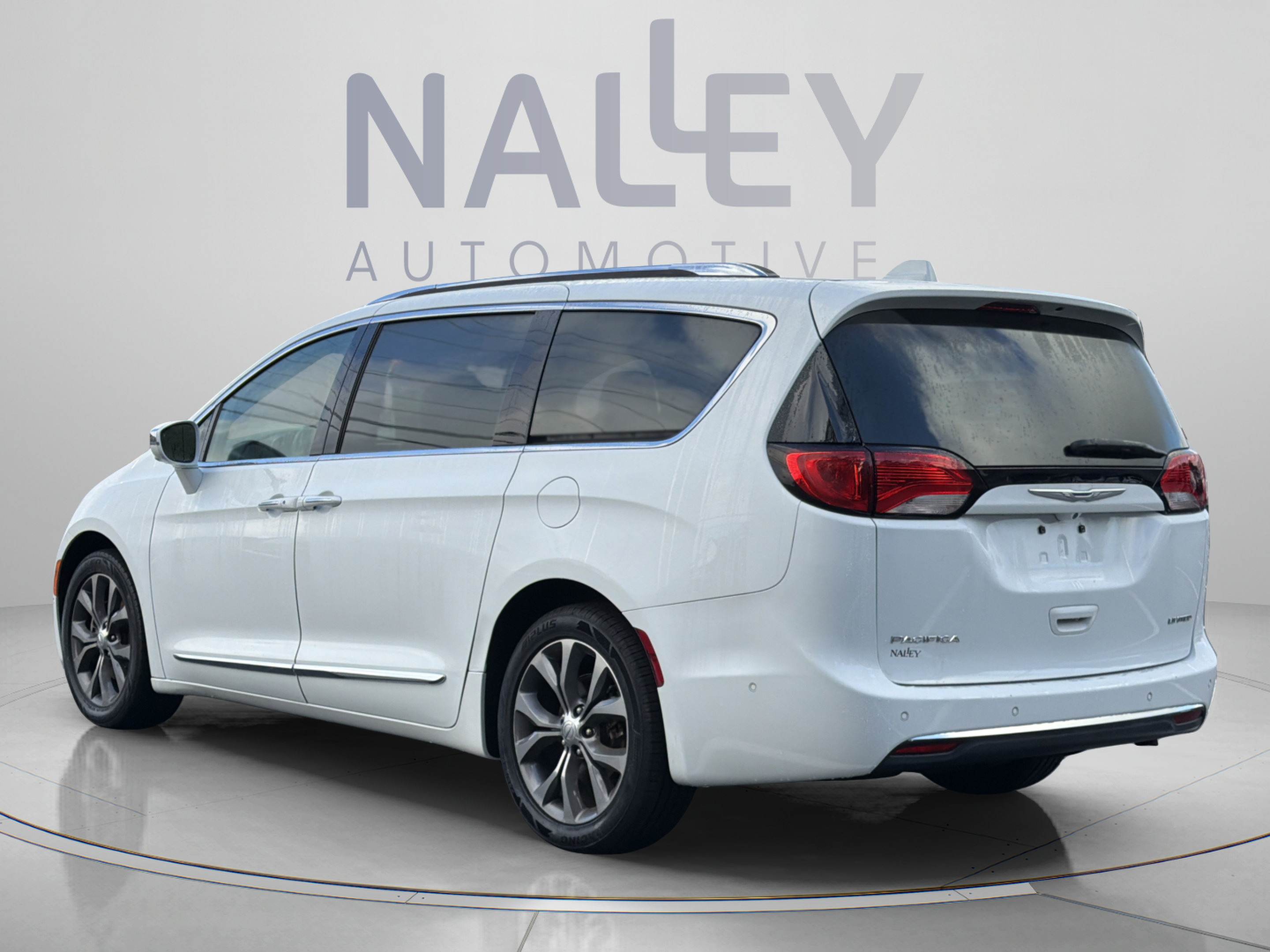 Used 2017 Chrysler Pacifica Limited Van