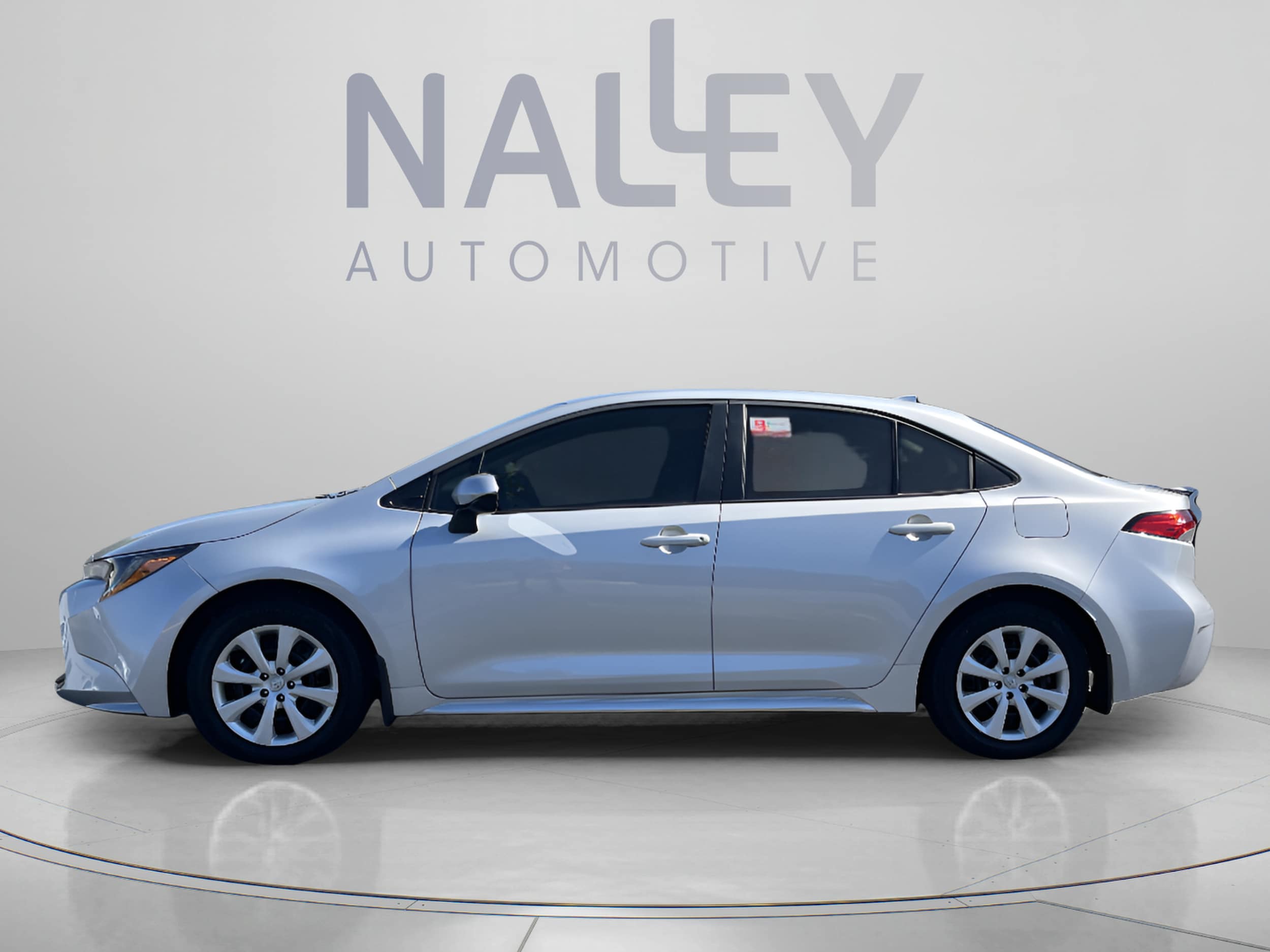 2026 Toyota Corolla LE - Photo 4