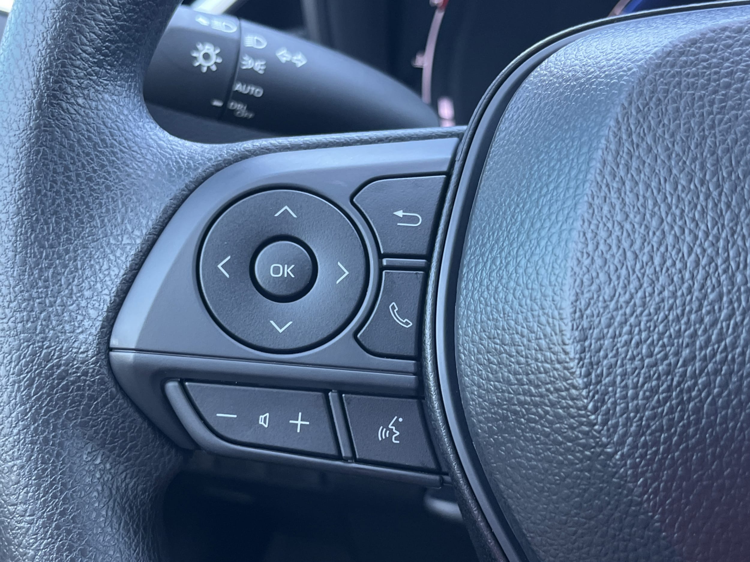 2026 Toyota Corolla LE - Photo 15