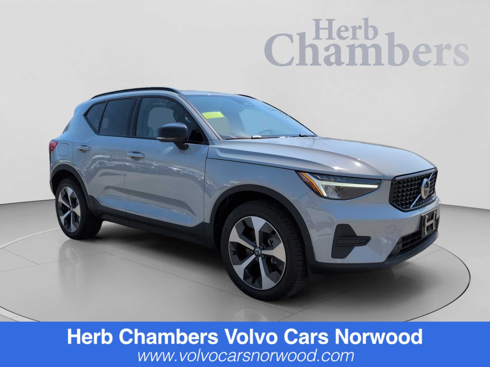 2026 Volvo XC40 Core