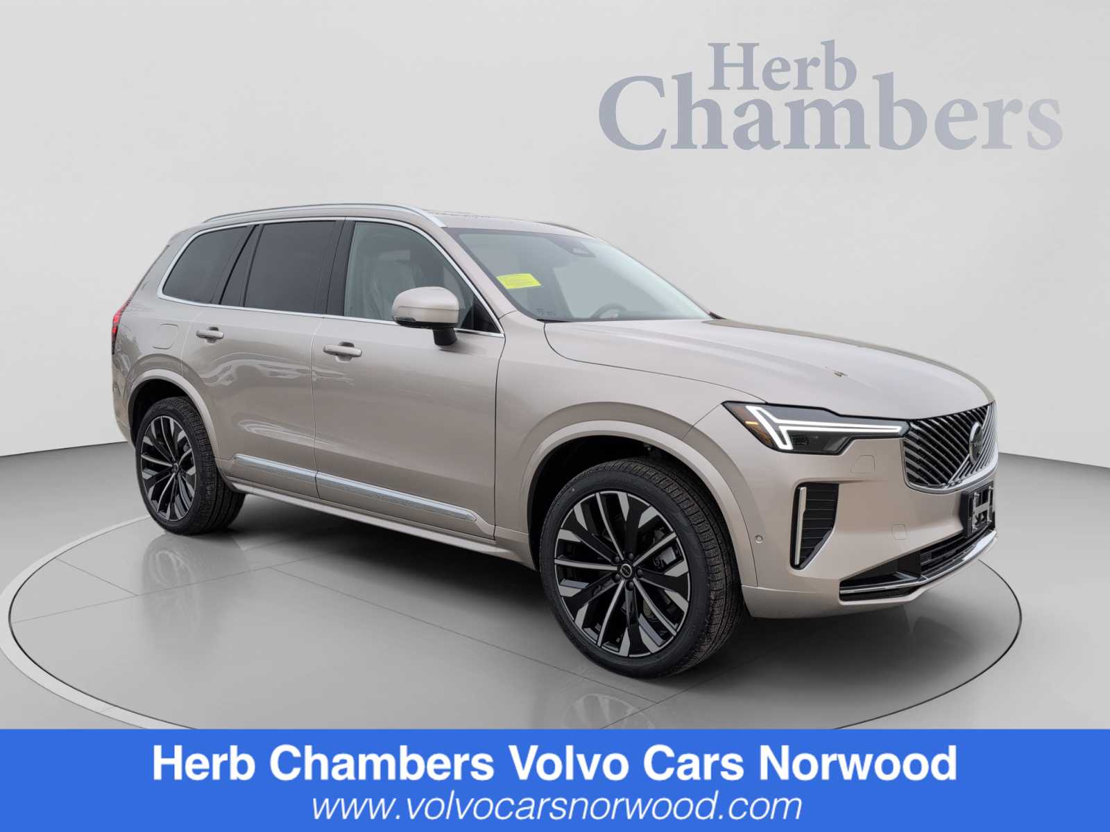 2026 Volvo XC90 Plus