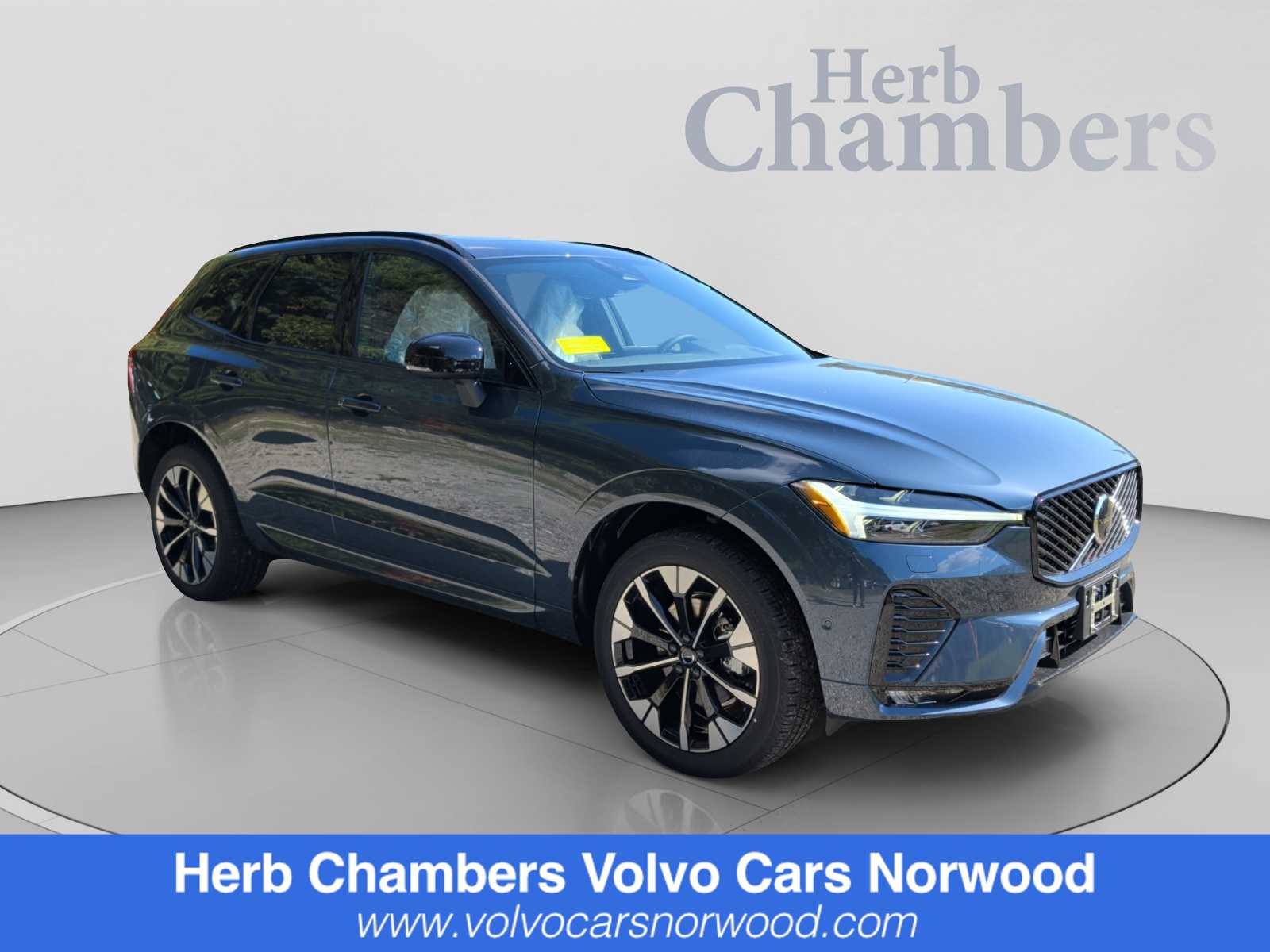2027 Volvo XC60 B5 Plus Dark
