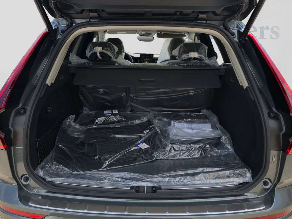 Used 2027 Volvo XC60 B5 Ultra SUV