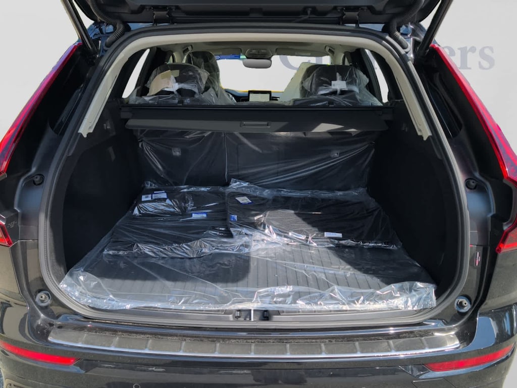 New 2026 Volvo XC60 B5 Core SUV
