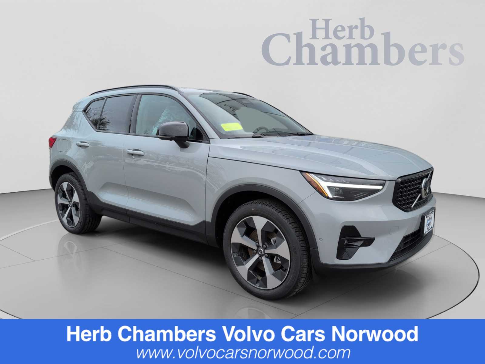 2026 Volvo XC40 Plus