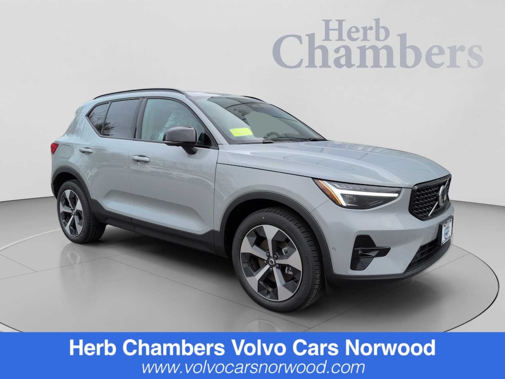 Used 2026 Volvo XC40 B5 Plus SUV