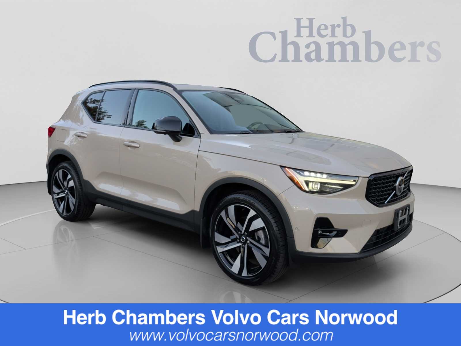 Volvo XC40
