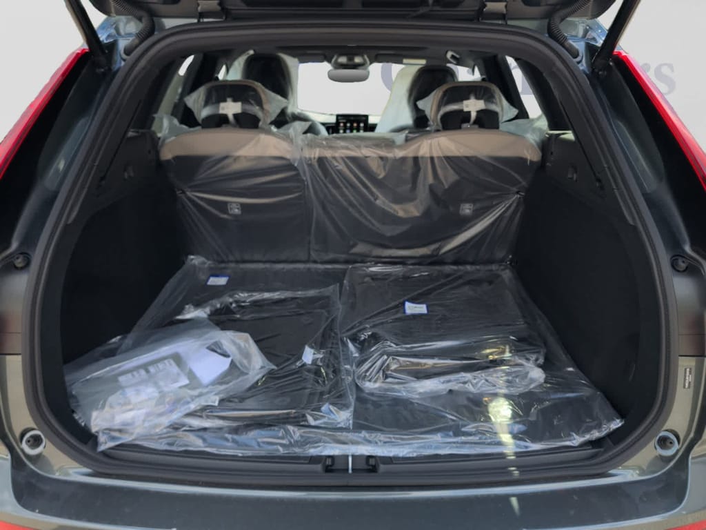 Used 2027 Volvo XC60 B5 Core SUV