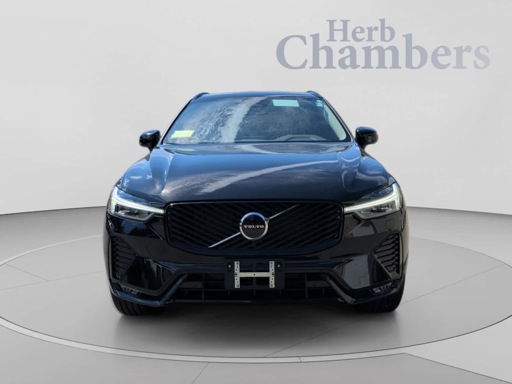 New 2026 Volvo XC60 B5 Core SUV