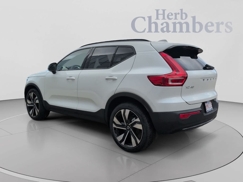Used 2026 Volvo XC40 B5 Plus SUV